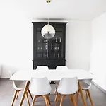 Charming Modern 2 Bedroom