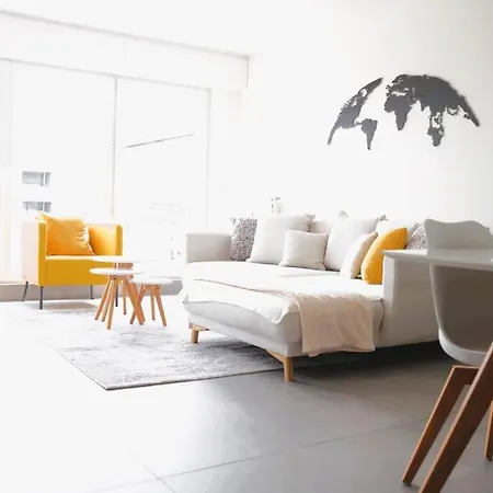 Charming Modern 2 Bedroom Lägenhet Alzingen