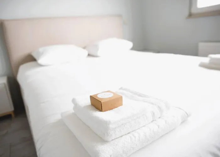 Charming Modern 2 Bedroom