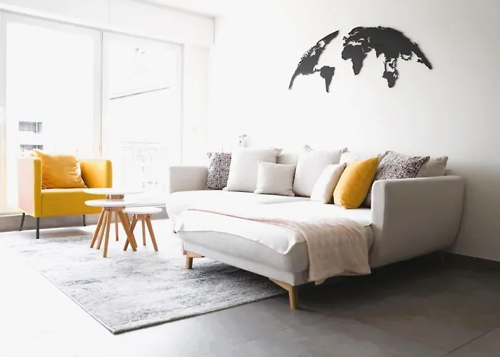 Charming Modern 2 Bedroom Alzingen