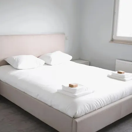 Charming Modern 2 Bedroom * Alzingen