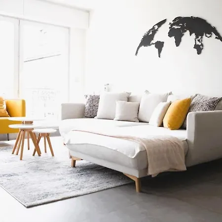 Charming Modern 2 Bedroom Alzingen