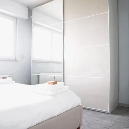 アパート Charming Modern 2 Bedroom アルザンジャン