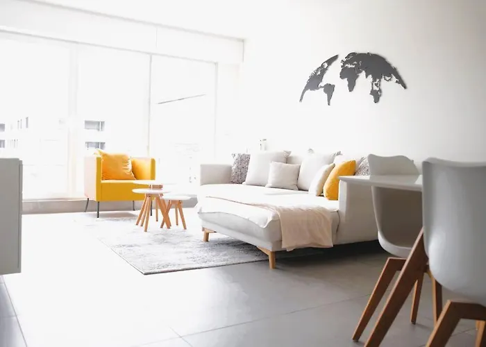 Charming Modern 2 Bedroom Apartment Alzingen