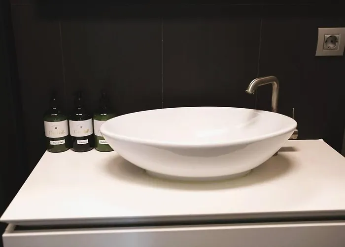 Charming Modern 2 Bedroom Apartment Alzingen